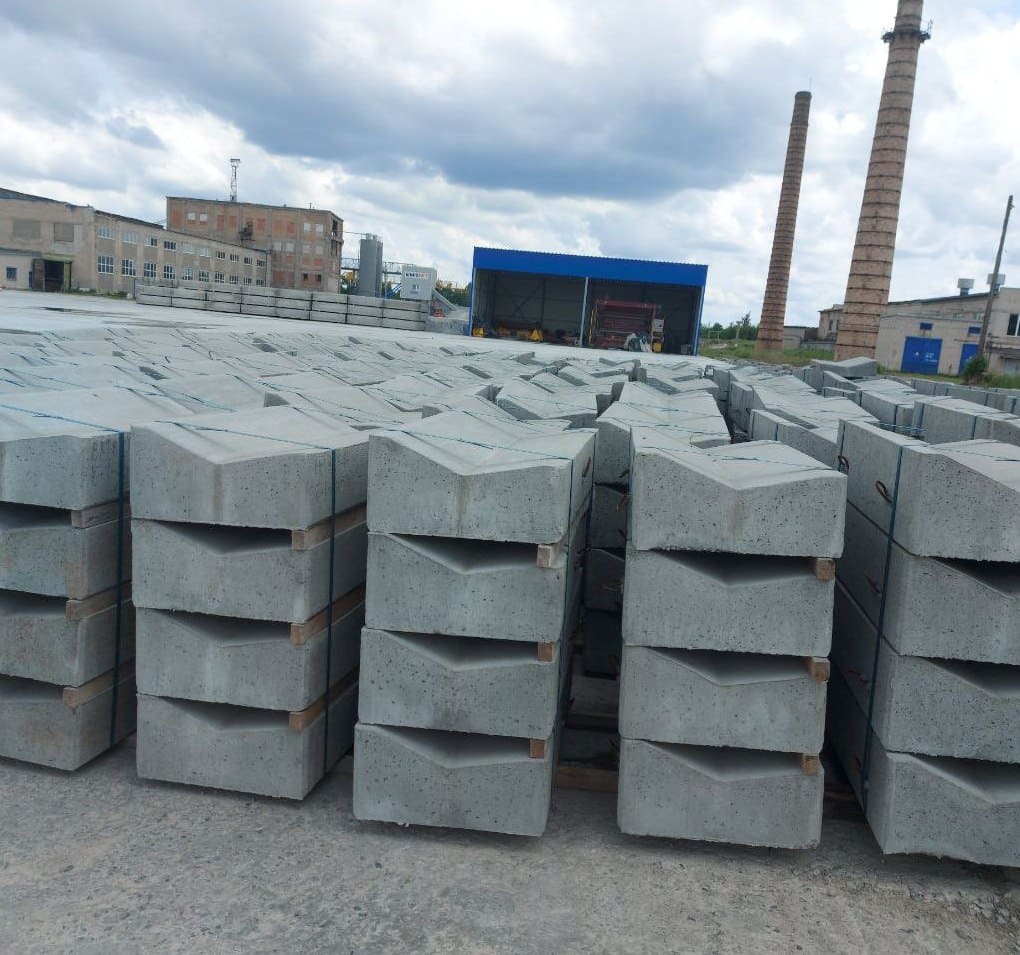 Прикрайкові лотки водовідведення павлоградського заводу BM Beton